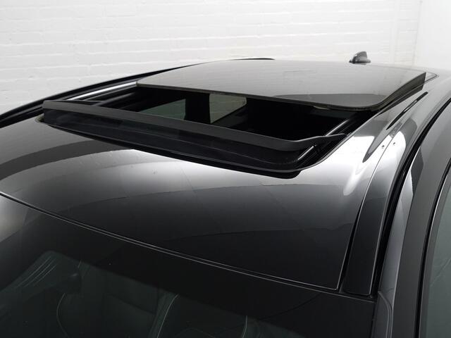 Volvo XC60 2.0 392pk Recharge T8 AWD R-Design- Black Design, Harman Kardon, Luchtvering, Elek Trekhaak, Head Up, Full Memory,