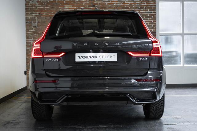 Volvo XC60 T6 Plug-in hybrid AWD Plus Dark | Trekhaak | Verwarmbare voorstoelen+stuurwiel+achterbank | Premium audio by Harman Kardon | Rondom zichtcamera | 19 inch lichtmetalen velgen | Google Infotainment |