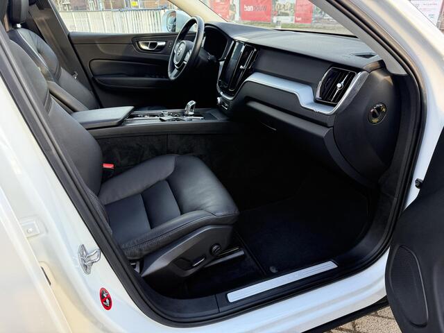 Volvo XC60 2.0 T8 407 pk AWD Luchtvering, Panoramadak