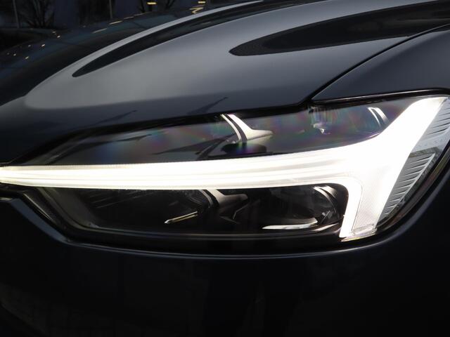 Volvo XC60 2.0 T6 Plug-in hybrid AWD Plus Dark | 360-camera | Schuif/kantel dak | Trekhaak |