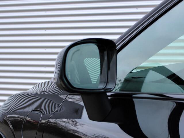 Volvo XC60 2.0 T8 AWD Ultra Black Edition Automaat / Panoramadak / Bowers&Wilkens audio / Luchtvering / Trekhaak / 360* camera