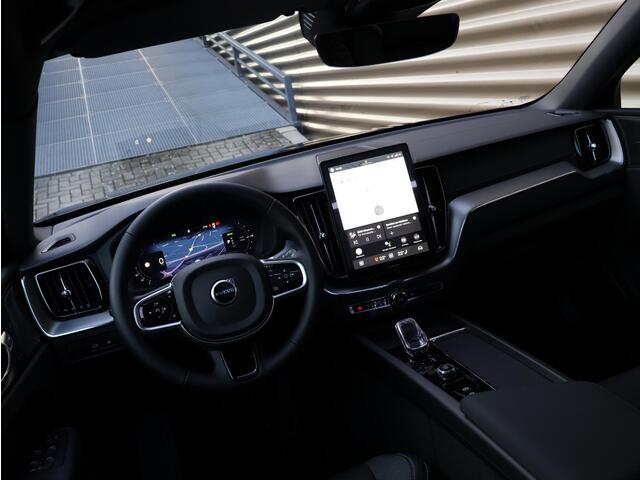 Volvo XC60 T6 Plug-in hybrid AWD Ultra Black Edition | Uit voorraad leverbaar | Harman Kardon | Panoramadak