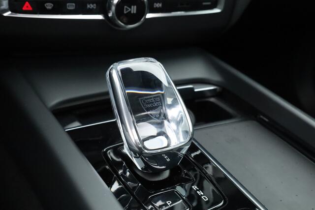 Volvo XC60 2.0 T8 Plug-in hybrid AWD Plus Black Edition | Pano | Memory Seats | H&K Audio | 360cam | Pilot Assist | 4x Stoelverw. | Bliss | Google Info.