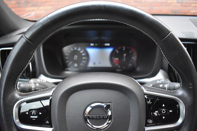 Volvo XC60 D4 190PK AWD R-Design | Winter Line | Versatility Line | Trekhaak | 21'' |
