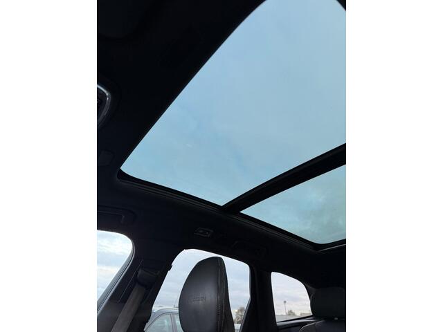 Volvo XC60 2.0 T6 AWD R-Design | Panoramadak | Trekhaak Wegklapbaar | Harman Kardon | Head-Up Display | Lederen Bekleding | Navigatie | Keyless Entry |