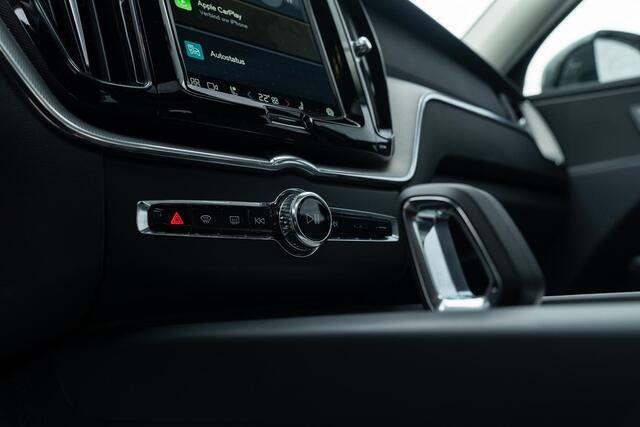 Volvo XC60 2.0 T6 Plug-in hybrid AWD Plus Dark | Trekhaak | 360 Camera | Schuif-/Kanteldak | Stoel-/Stuurverwarming | Adaptive Cruise Control | Elektrisch Verstelbare Voorstoelen