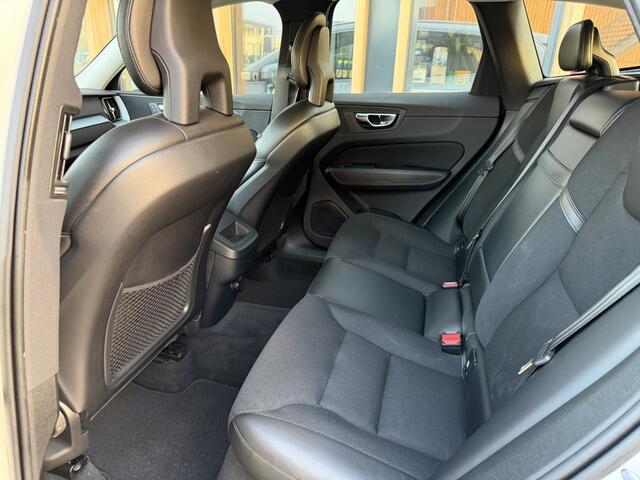 Volvo XC60 2.0 T5 AWD Momentum | Carplay | Navi | PDC voor | Stoelverwarmin