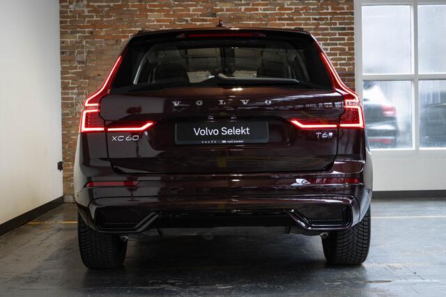 Volvo XC60 T6 Plug-in hybrid AWD Ultra Dark | Panoramadak | Verwarmbare voorstoelen+stuurwiel+achterbank | Premium audio by Harman Kardon | 360° Parkeercamera | Head-up display | Parkeersensoren voor + achter | Google infotainment