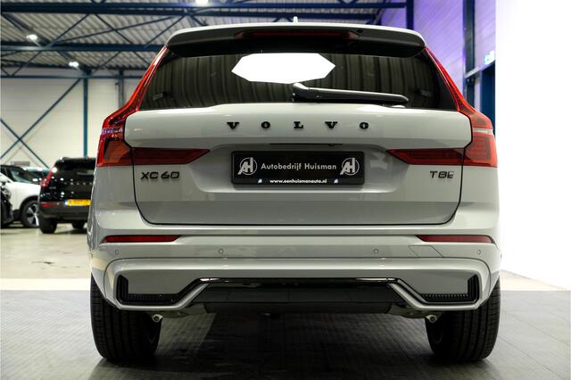 Volvo XC60 2.0 T8 AWD 335kW/456pk Aut8 MJ2026 Plug-in hybrid Ultra Black Edition HARMAN/KARDON + EL.TREKHAAK + PANORAMADAK + BLIS + HEAD-UP + PILOT ASSIST + STOELVERWARMING V&A + ADAPT.CRUISE + GOOGLE DASH&SERVICES + STUURVERWARMING + 360 CAMERA + 21" LM-VELGEN!!