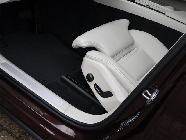 Volvo XC60 Recharge T6 AWD Business Pro | Pilot assist | BLIS | Stoel- stuurverwarming