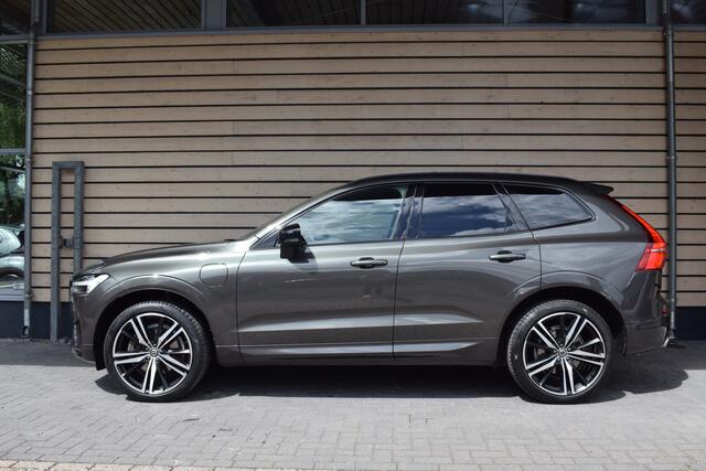 Volvo XC60 2.0 Recharge T6 AWD R-Design - Panoramadak - Trekhaak - ACC - HUD - Pine Grey