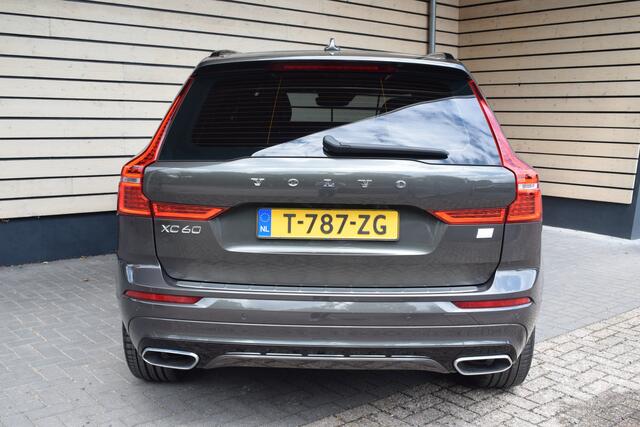 Volvo XC60 2.0 Recharge T6 AWD R-Design - Panoramadak - Trekhaak - ACC - HUD - Pine Grey
