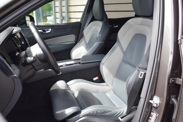 Volvo XC60 2.0 Recharge T6 AWD R-Design - Panoramadak - Trekhaak - ACC - HUD - Pine Grey