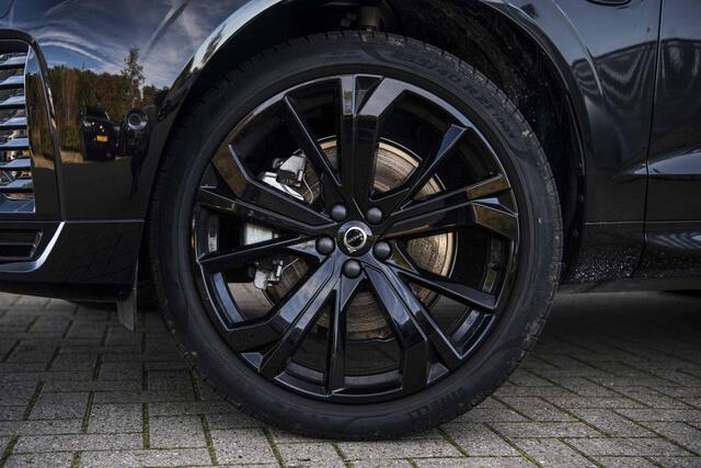 Volvo XC60 2.0 T6 Plug-in hybrid AWD Plus Black Edition | Trekhaak | Adaptieve Cruise Control | Panoramadak | Harman Kardon Audio | 360° Parkeercamera | Stoel-/Stuurverwarming | Dodehoek Detectie |
