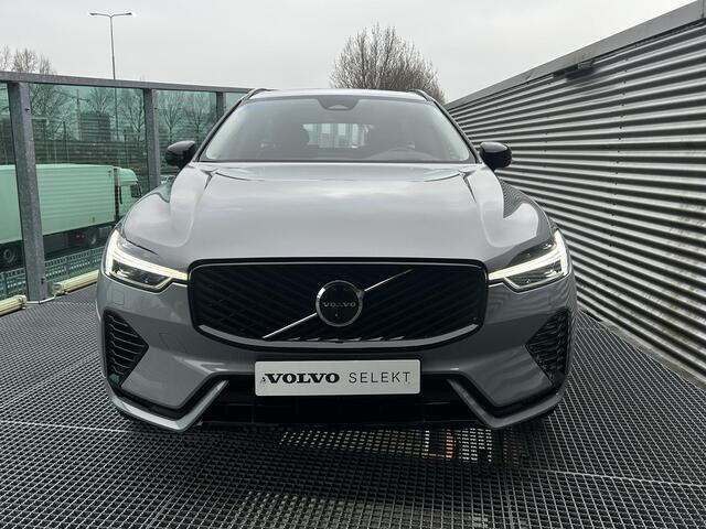 Volvo XC60 2.0 T6 Plug-in hybrid AWD Ultra Dark 360gr. Parkeer camera, Harman-Kardon Premium audio, Full led, Verwarmde stoelen 4X + stuur, Trekhaak semi elektrisch, Head-up display.