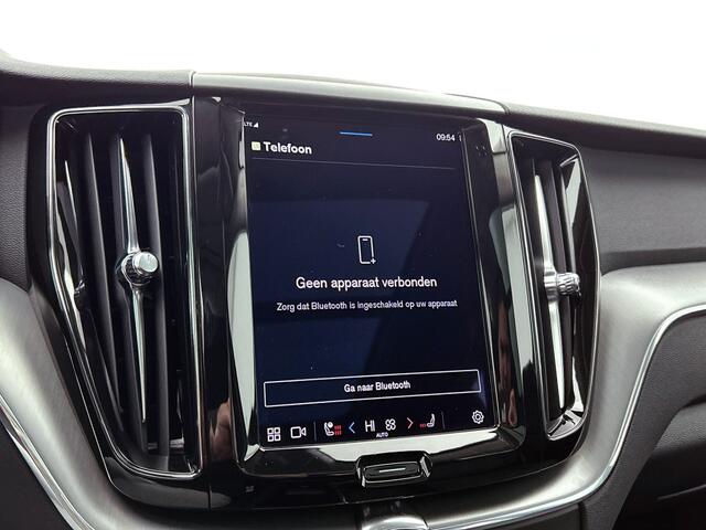 Volvo XC60 2.0 T6 AWD Core Bright | Panorama dak | Trekhaak | Stoel + Stuur