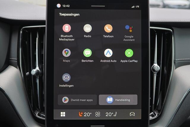 Volvo XC60 T8 Recharge AWD Ultra Black Edition - Luchtvering - Panorama/schuifdak - IntelliSafe Assist & Surround - 360º Camera - Harman/Kardon audio - Adaptieve LED koplampen - Verwarmde voorstoelen, stuur & achterbank - Parkeersensoren voor & achter - Elektr. bedi