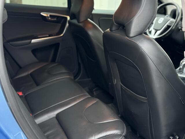 Volvo XC60 2.0 D4 FWD R-Design |Automaat |Leder|Stoelverwarming |Dealeronderhouden