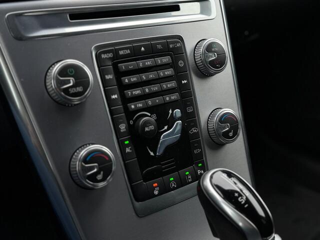 Volvo XC60 2.0 D4 FWD R-Design |Automaat |Leder|Stoelverwarming |Dealeronderhouden