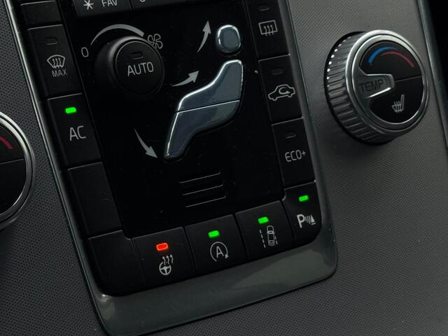 Volvo XC60 2.0 D4 FWD R-Design |Automaat |Leder|Stoelverwarming |Dealeronderhouden