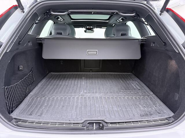 Volvo XC60 2.0 Recharge T6 AWD R-Design Dark /Google/Panodak/Head-Up etc.