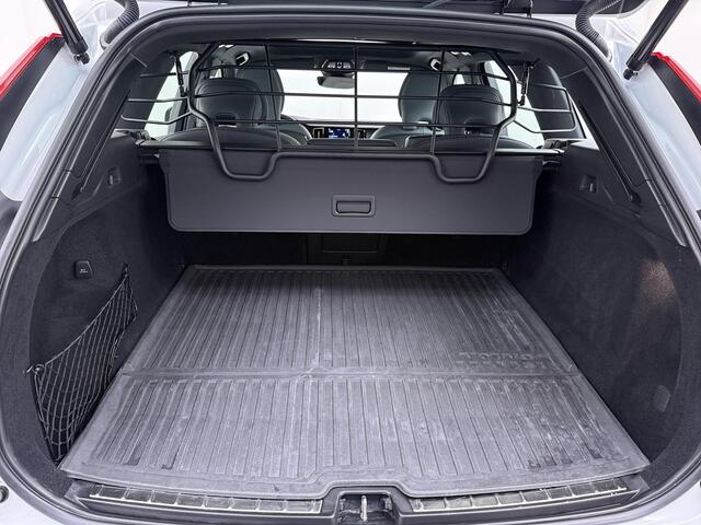 Volvo XC60 2.0 Recharge T6 AWD R-Design Dark /Google/Panodak/Head-Up etc.