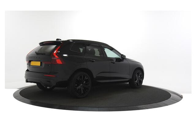 Volvo XC60 2.0 T8 Plug-in Hybrid AWD Plus Black Edition | PHEV | Panoramadak | Achteruitrijcamera | Harman Kardon Audio | Lichtmetalen Velgen 21 inch | Sportstoelen | Keyless Entry | Stuur- / Stoelverwarming | Keyless | Navigatie | Apple Carplay | Android Auto