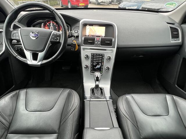 Volvo XC60 2.0 D4 190 PK FWD AUTOMAAT Summum Navigatie Trekhaak Xenon Panoramadak Dab 18 Inch Leder Elek Stoelen + Verwarming