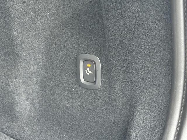 Volvo XC60 2.0 T6 Plug-in hybrid AWD Plus Dark 349 PK | Trekhaak | 21 inch | 360 camera