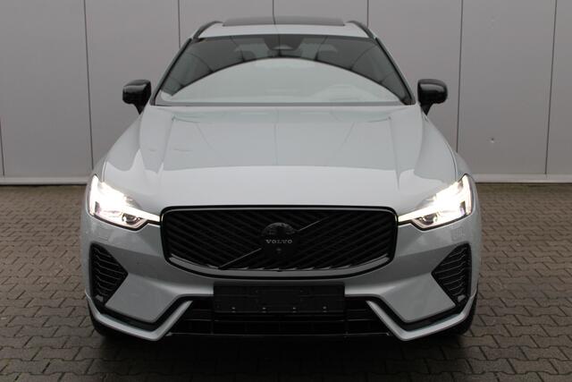 Volvo XC60 T6 Plug-in hybrid AWD Ultra Black Edition | Luchtvering | Sportstoelen | Extra getint glas