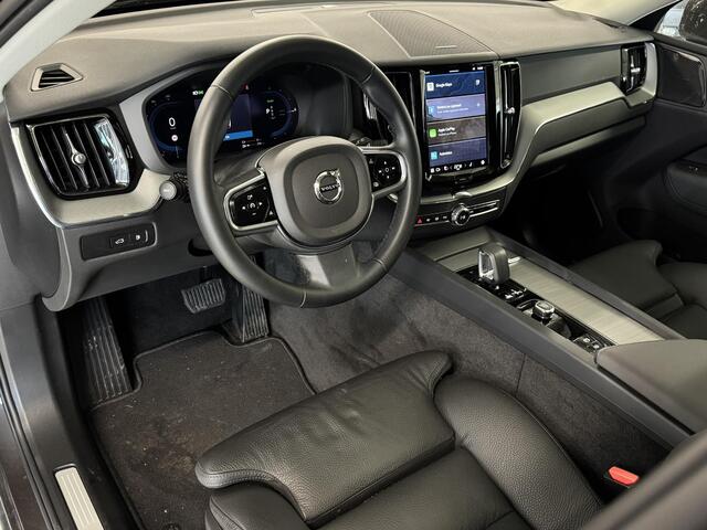 Volvo XC60 2.0 T8 Plug-in hybrid AWD Plus Dark | Pano | Navi | Stoel / Stuurwiel Verwarmd | Camera | ACC | Clima | Lm velgen ( Vestiging - Nieuwegein )