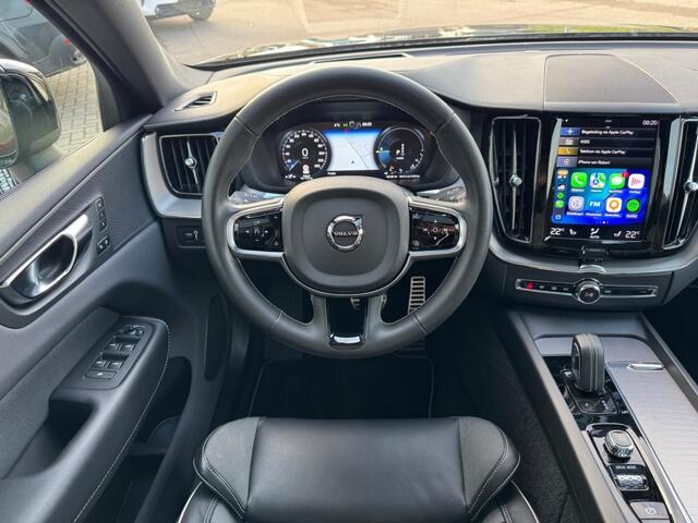 Volvo XC60 2.0 T6 R-Design Hybrid, Pano, Stuur/Stoelverwarming, Black Style, Trekhaak, Erg mooi!
