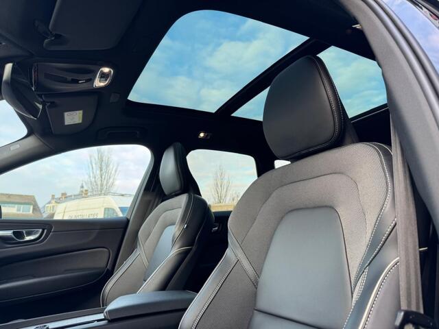 Volvo XC60 2.0 T6 R-Design Hybrid, Pano, Stuur/Stoelverwarming, Black Style, Trekhaak, Erg mooi!