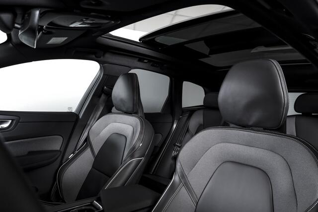 Volvo XC60 2.0 T8 Plug-in hybrid AWD Plus Black Edition - Facelift MY26 | S/K Panodak | Dig.Cockpit | Adapt.Cruise | Stoel-+Stuurverw. | NAV+App.Connect | Auto.Airco | Harmon Kardon | LM 21" | 3567