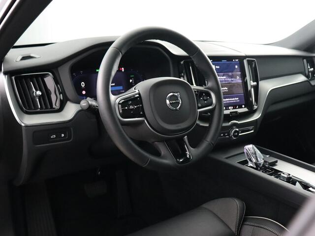 Volvo XC60 2.0 T6 Plug-in hybrid AWD Plus Dark (Pano / 360 Cam / H&K / Winterpakket)