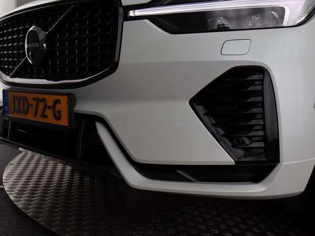 Volvo XC60 2.0 T6 Plug-in hybrid AWD Plus Dark (Pano / 360 Cam / H&K / Winterpakket)