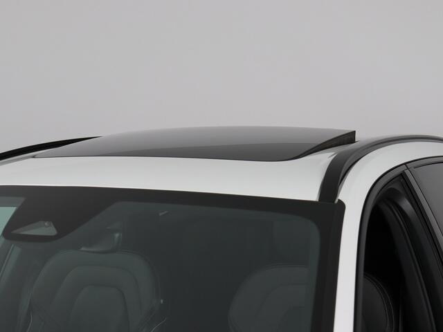 Volvo XC60 2.0 T6 Plug-in hybrid AWD Plus Dark (Pano / 360 Cam / H&K / Winterpakket)