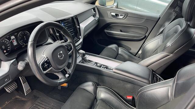 Volvo XC60 2.0 T5 250pk R-Design Automaat / Navigatie / Panoramadak / Head-up Display / Stoelverwarming