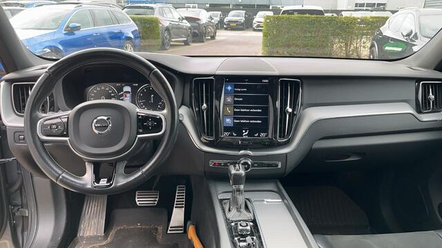 Volvo XC60 2.0 T5 250pk R-Design Automaat / Navigatie / Panoramadak / Head-up Display / Stoelverwarming