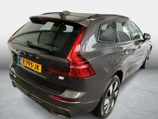 Volvo XC60 2.0 T6 Plug-in hybrid AWD Plus Dark | Long range | Parkeer Camera | Panoramadak | Stoel/stuurverwarming | Elektr. verstelbare voorstoelen | Sportstoelen |