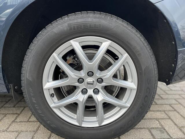 Volvo XC60 B4 AWD Momentum Pro | Keyless Entry | Park Assist | Apple Carplay |