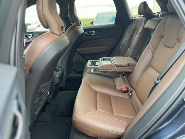 Volvo XC60 B4 AWD Momentum Pro | Keyless Entry | Park Assist | Apple Carplay |