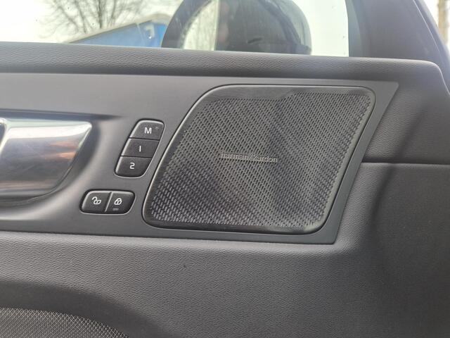 Volvo XC60 2.0 T6 Plug-in hybrid AWD Ultimate Dark LongRange/22inch/Head-Up/BLIS etc.