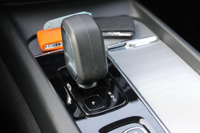 Volvo XC60 2.0 T6 PHEV hybrid AWD Core Bright LONG RANGE LEER PANO 49000KM!!!