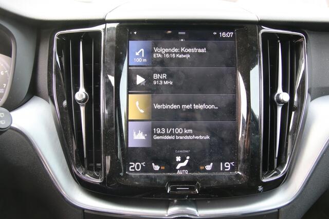 Volvo XC60 2.0 T5 Momentum Pro