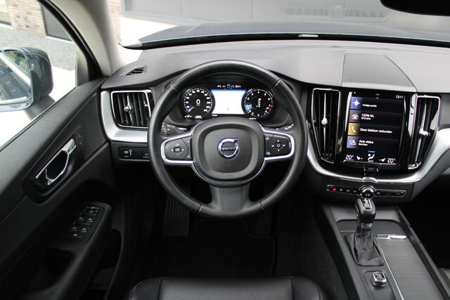 Volvo XC60 2.0 T5 AWD Momentum - Leder - Trekhaak - Navi - Stoelverwarming - Pilot Assist - Carplay - Camera - BLIS - Rijklaar
