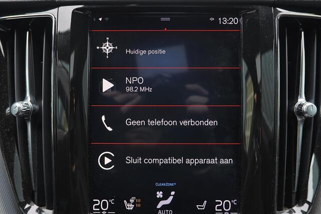 Volvo XC60 T5 AWD R-Design - Panorama/schuifdak - IntelliSafe Assist & Surround - Adaptieve LED koplampen - Parkeercamera achter - Verwarmde voorstoelen, stuur & achterbank - Parkeersensoren voor & achter - Elektr. bedienb. bestuurdersstoel met geheugen - Schakelpad