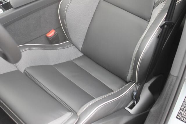 Volvo XC60 T8 455PK Automaat AWD Ultra Black Edition 360 graden camera / Head-up display / Panoramisch schuif-kanteldak / 21" lichtmetalen velgen / Extra getinte ramen vanaf de B-stijl