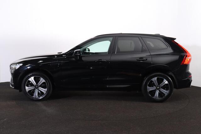 Volvo XC60 T6 Recharge AWD Plus Dark - Panorama/schuifdak - IntelliSafe Assist & Surround - Harman/Kardon audio - Adaptieve LED koplampen - Parkeercamera achter - Verwarmde voorstoelen, stuur & achterbank - Parkeersensoren voor & achter - Elektr. bedienb. voorstoele