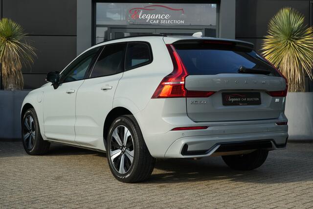 Volvo XC60 2.0 T6 Plug-in hybrid AWD Plus Dark 350pk Panoramadak/Navigatie/Camera